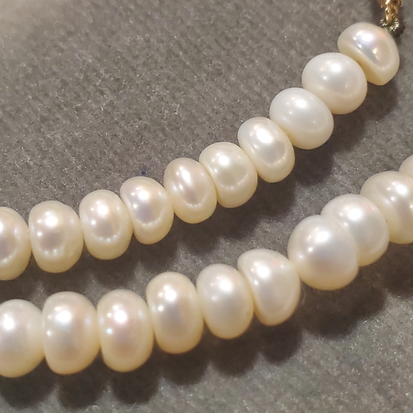Fresh-water Pearl Necklace - Picture 4 of 4